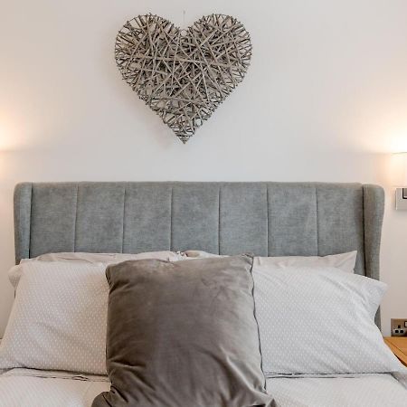 Pass The Keys 1 Bed Albury Contemporary Apartment With Secure Parking Shrewsbury Dış mekan fotoğraf